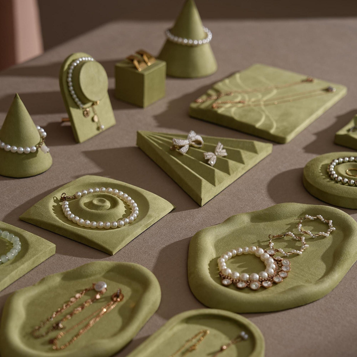 Olive Green Jewelry Display Set – Ring Dish, Bracelet & Earring Holders, Vegan Suede