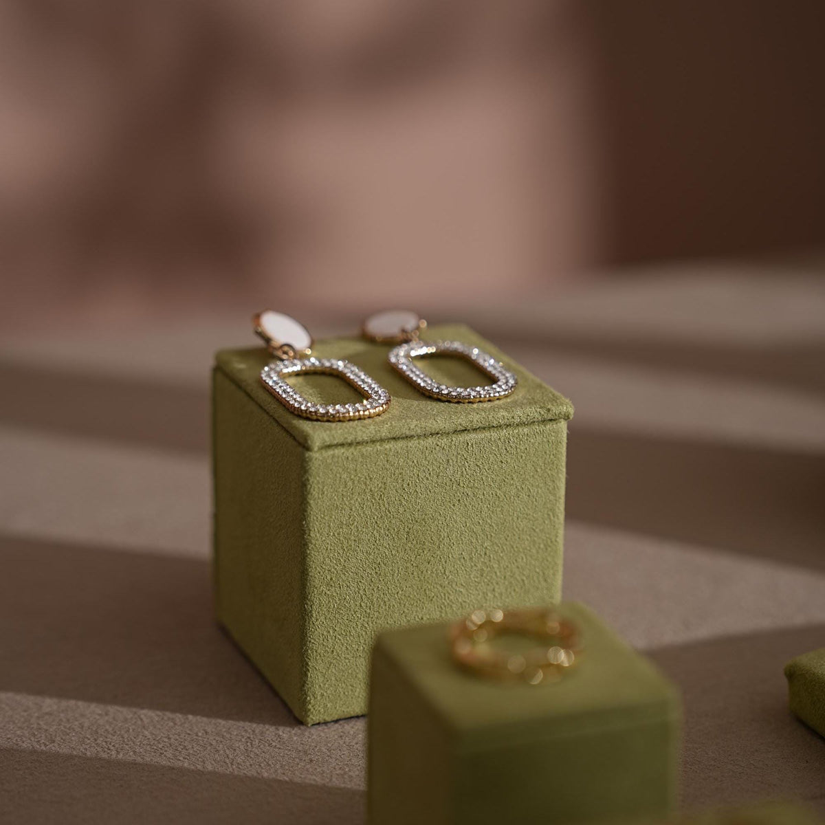 Olive Green Jewelry Display Set – Ring Dish, Bracelet & Earring Holders, Vegan Suede