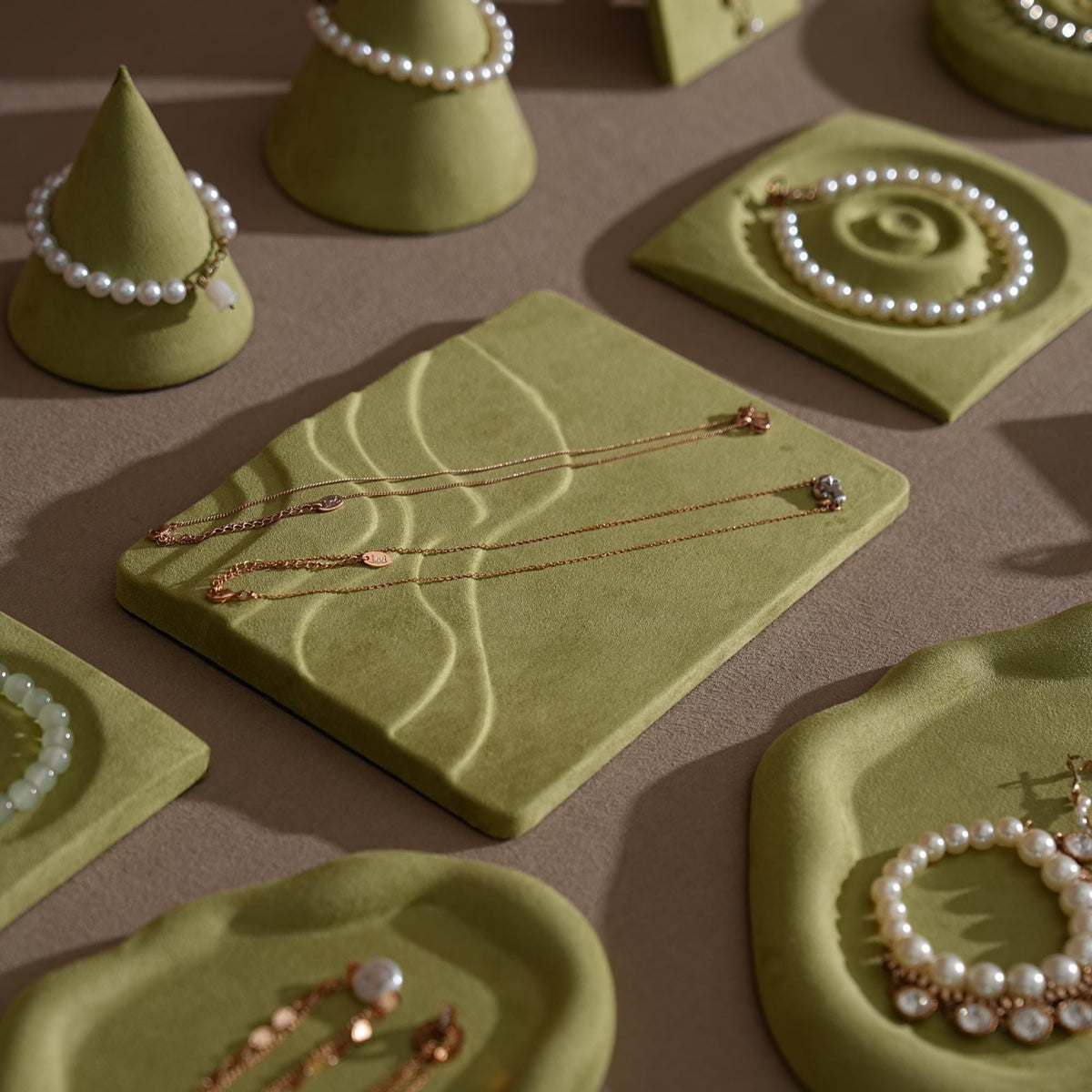 Olive Green Jewelry Display Set – Ring Dish, Bracelet & Earring Holders, Vegan Suede