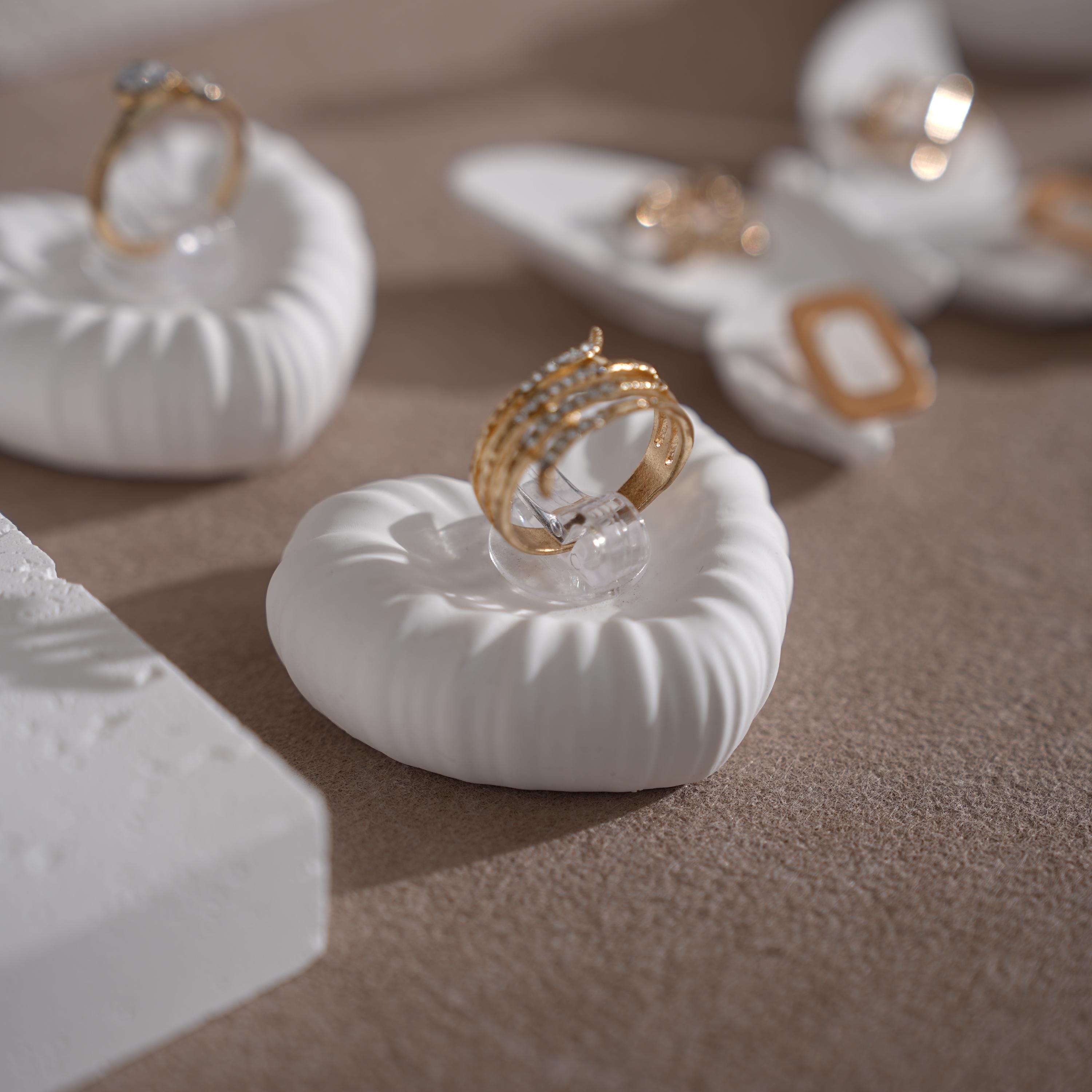 Ultra White Plaster 10-Piece Jewelry Display Set