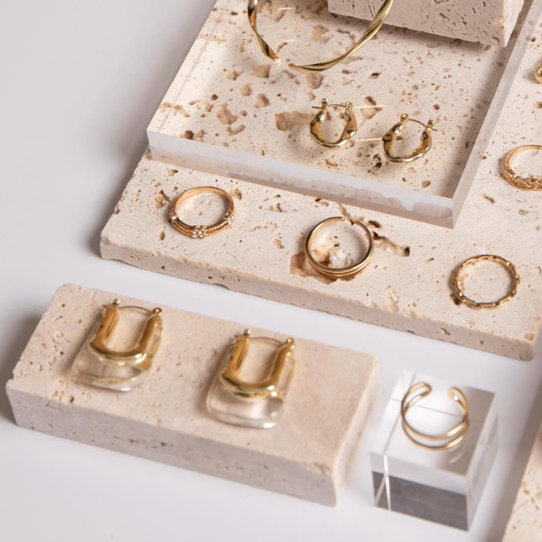 Yellow Travertine Jewelry Display Set – 13-Piece Boutique Showcase Kit