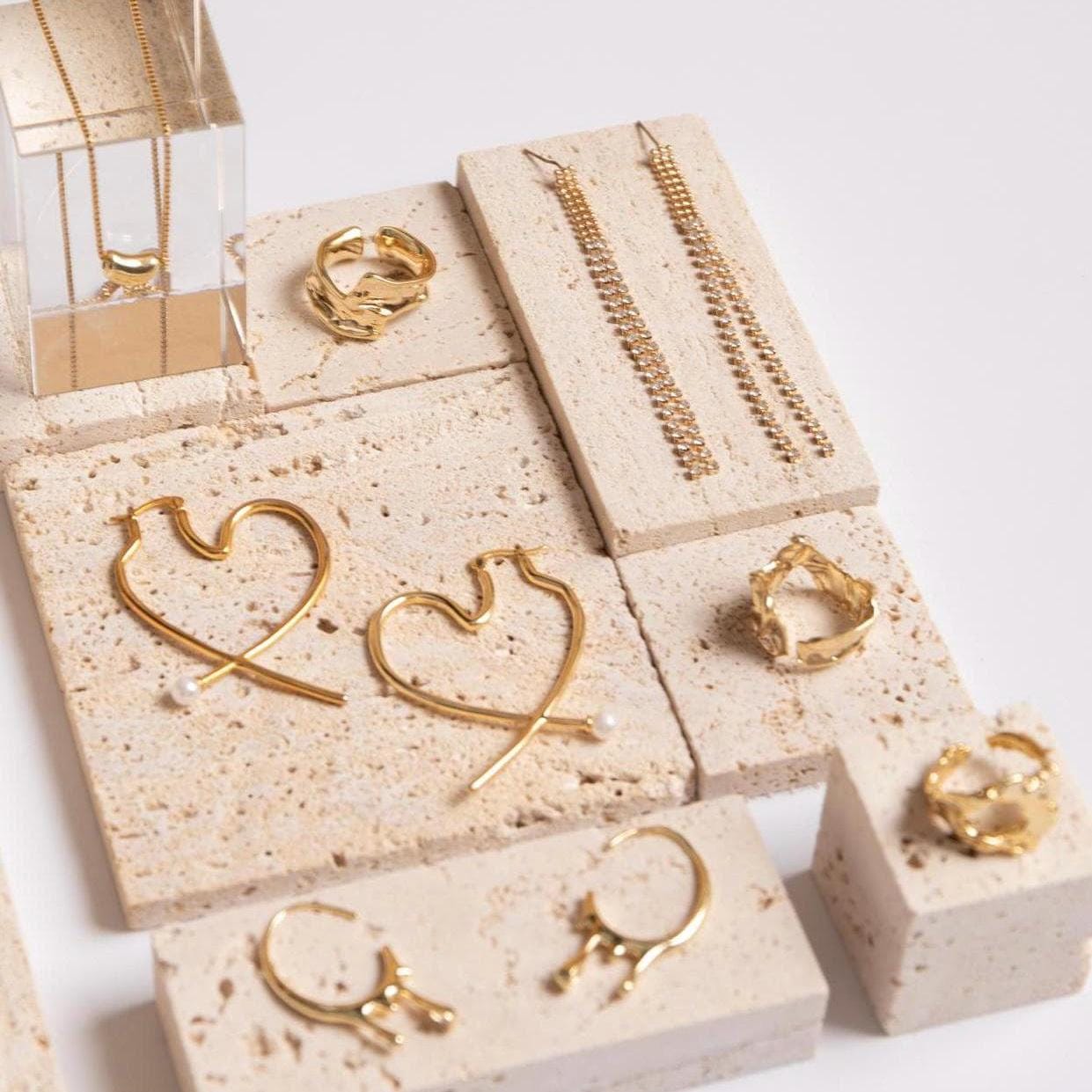 Yellow Travertine Jewelry Display Set – 13-Piece Boutique Showcase Kit