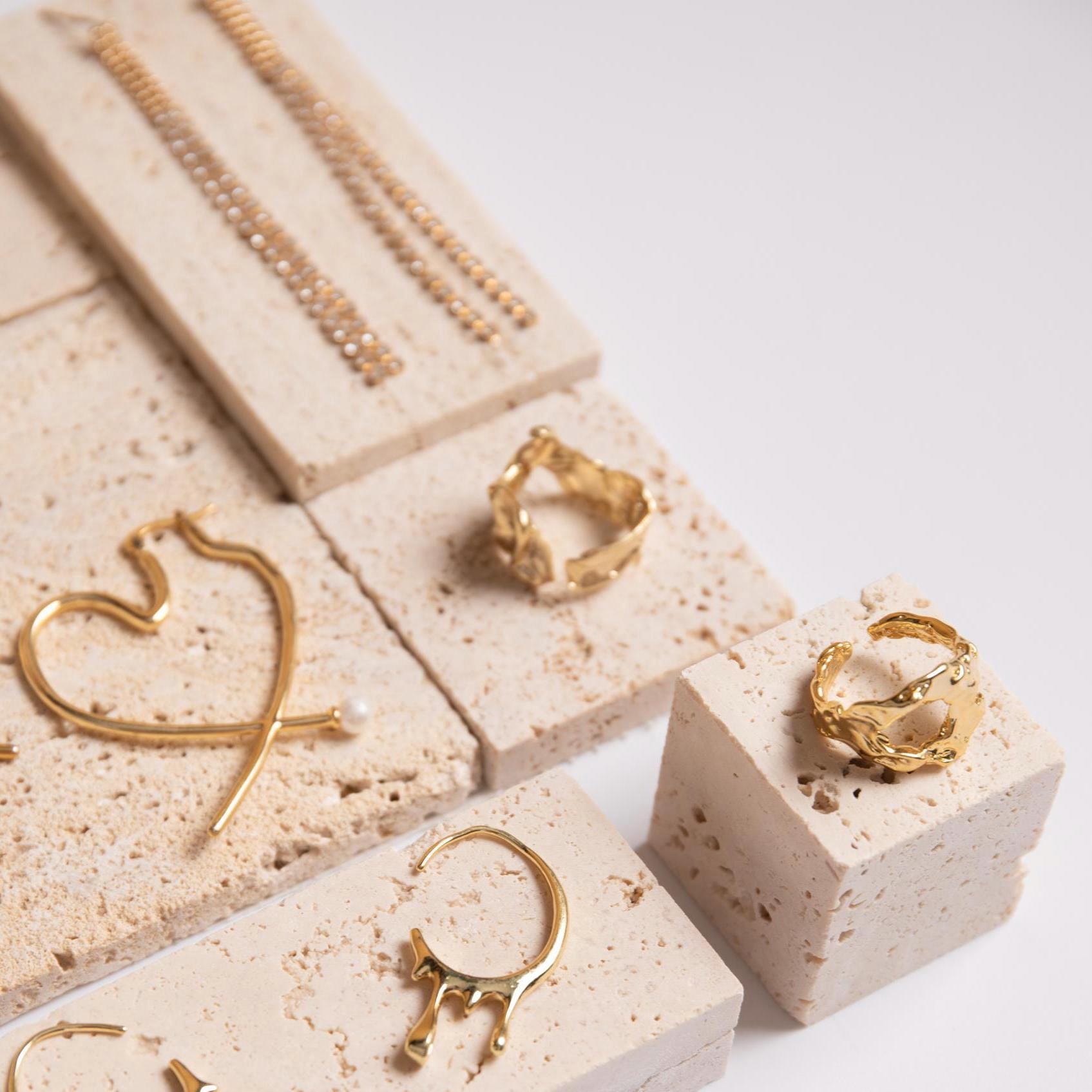 Yellow Travertine Jewelry Display Set – 13-Piece Boutique Showcase Kit