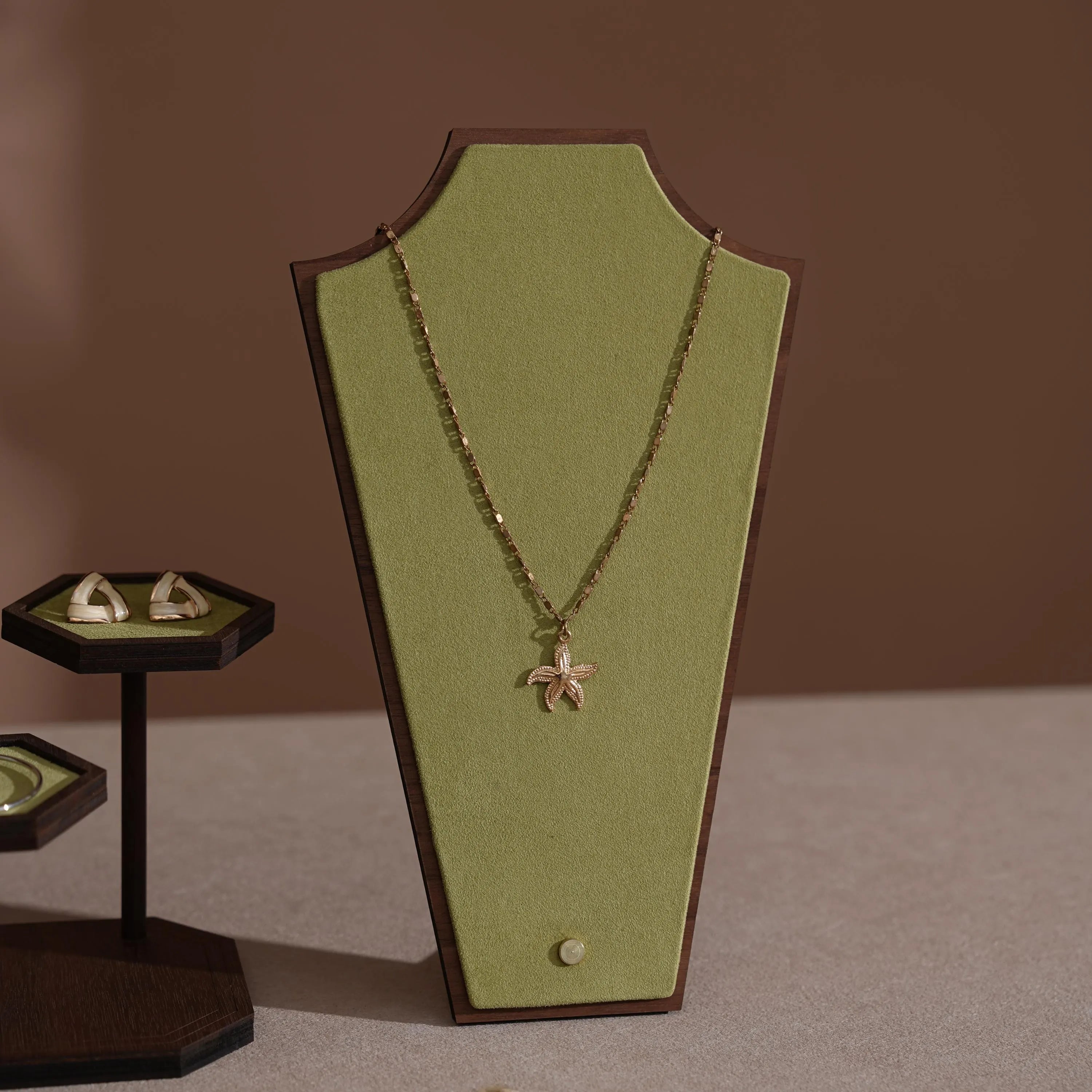 Handcrafted Walnut Veneer Jewelry Display Set | 7 Pieces | 14 Colors