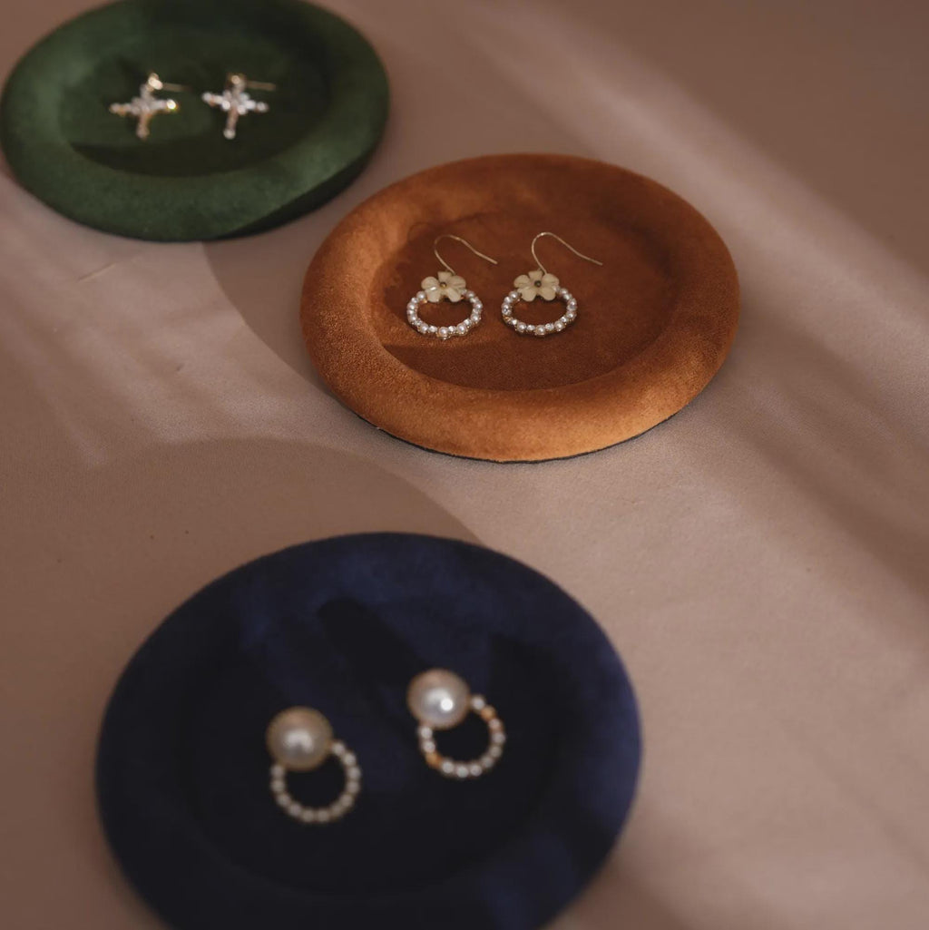 Elegant Suede Jewelry Organizer Dish Bracelet Tray Ring Organizer Necklace Photograph Earring Armband Gift for Her Daughter Wedding Decor