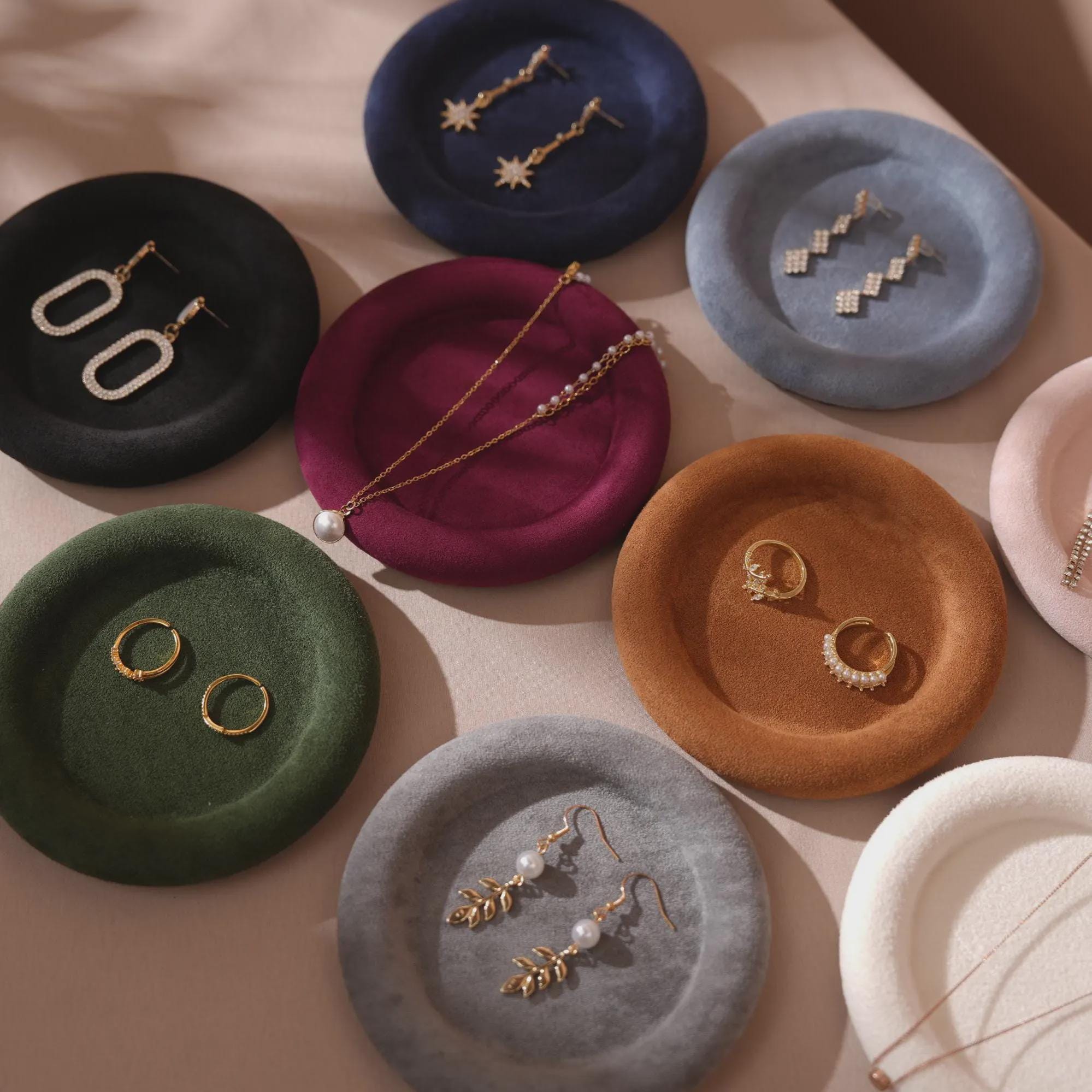 Elegant Suede Jewelry Organizer Dish Bracelet Tray Ring Organizer Necklace Photograph Earring Armband Gift for Her Daughter Wedding Decor
