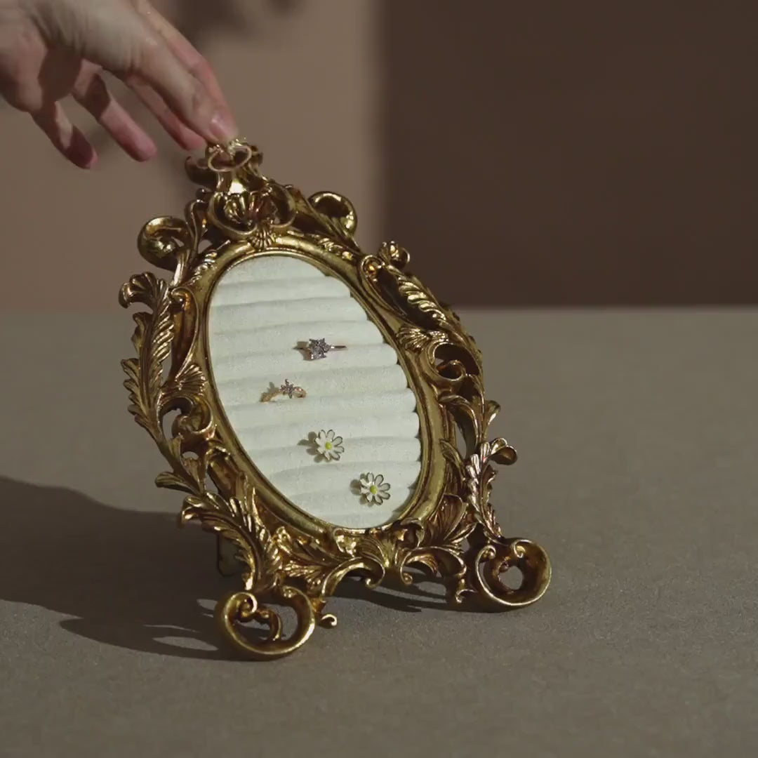Vintage Inspired Ring Display Frame