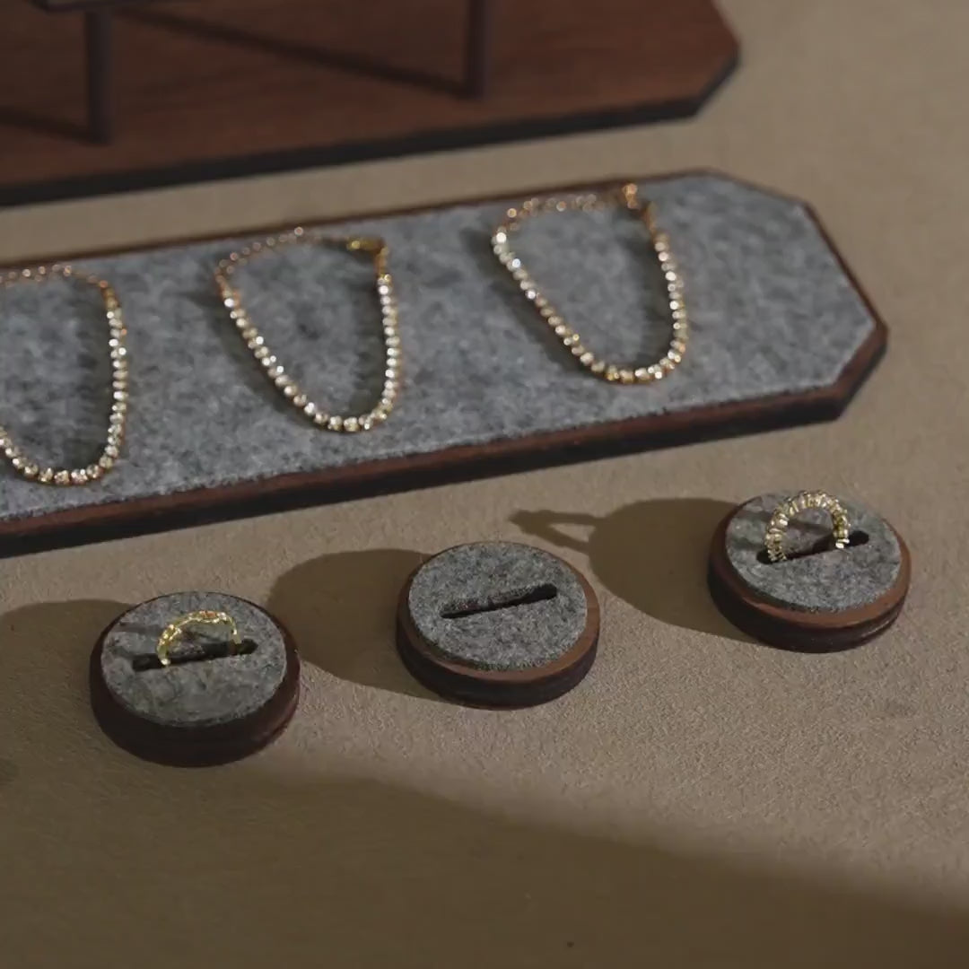 Gray Felt Jewelry Display Set – Walnut Veneer Base for Rings and Bracelets