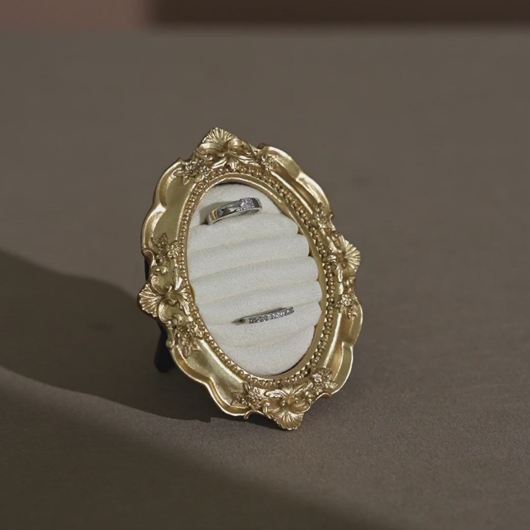 Rococo Artisan Ring Display